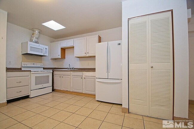 Photo - 1041 Baywood Dr