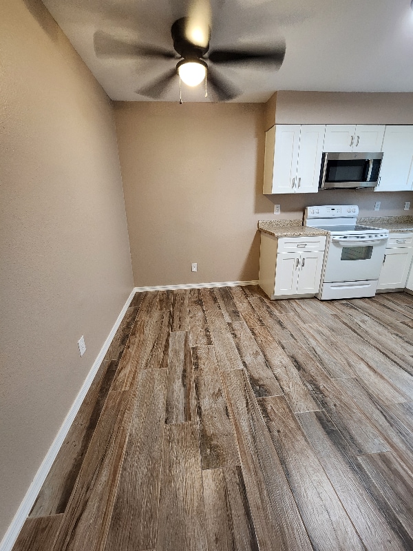 Photo - 143 S Doran Unidad 206