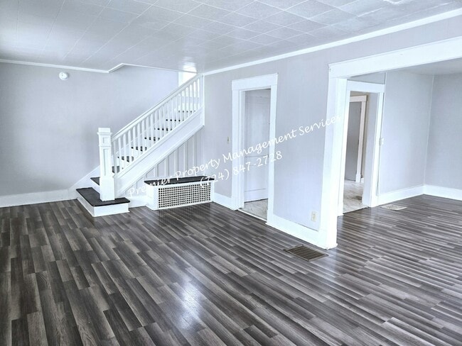 Photo - 201 Mills Way