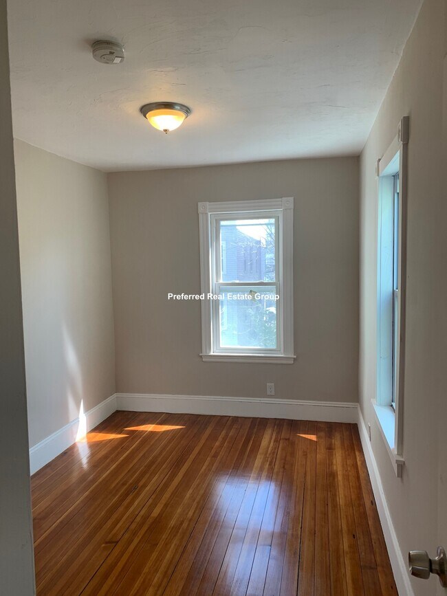 Photo - 142 Spencer St