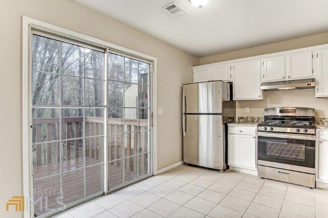 Photo - 6403 Charter Way