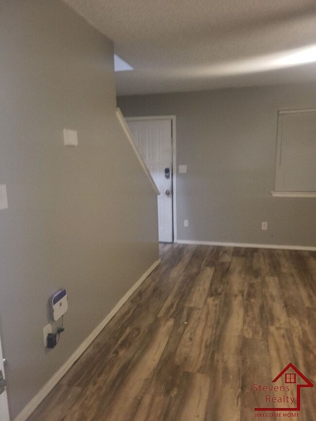 Photo - 2111 NW Lindy Ave