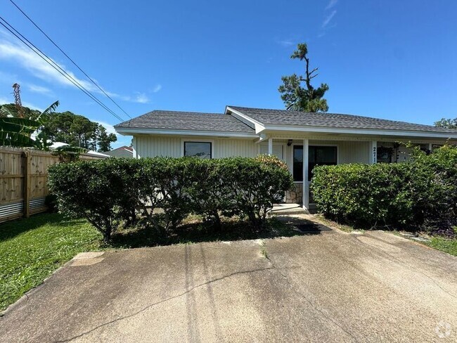 Building Photo - 2716 Banyan St Unit A Rental