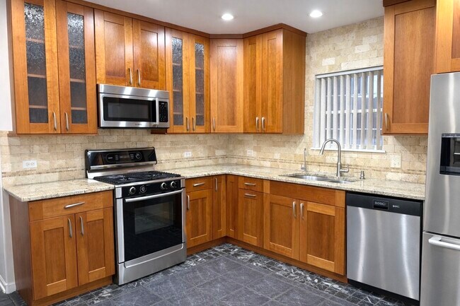 Photo - 362 Town Pl Cir