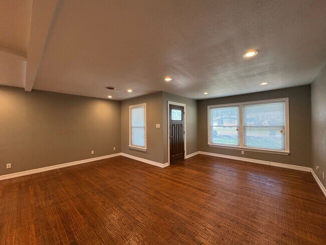 Photo - Adorable in Arlington