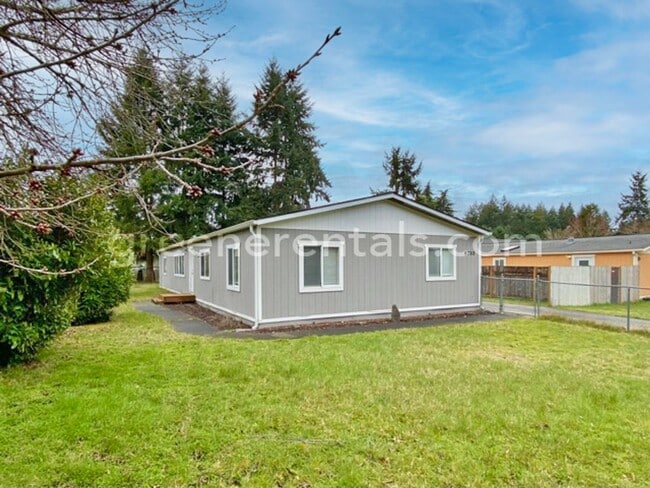 6733 5th Ct SE