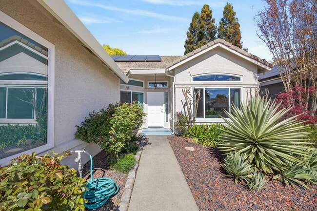 Photo - 2726 Genesee Dr