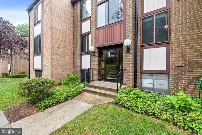 Building Photo - 9812 Kingsbridge Dr Unit 102 Rental