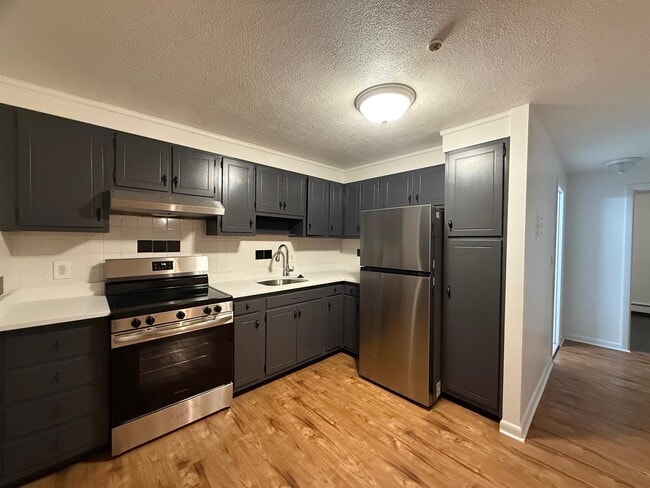 Building Photo - 240 Belmont St Unit 12