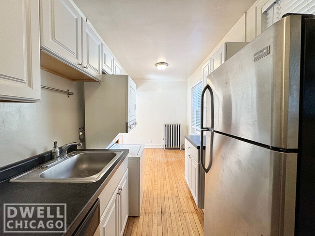 Photo - 1421 W Hutchinson St Unit 1