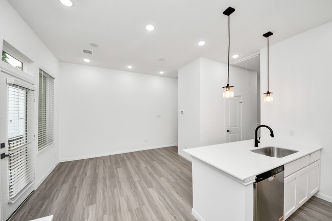 Photo - 5103 Mallow St