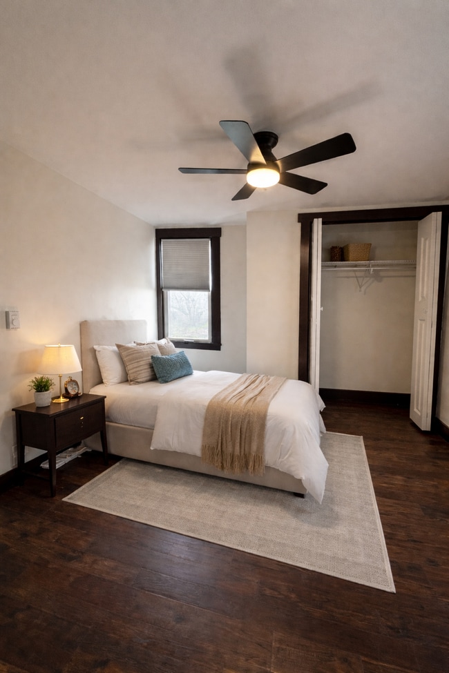 Photo - 430 Church St