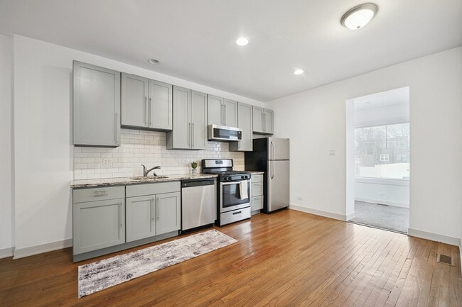 Photo - 7138 S Prairie Ave Unit 1