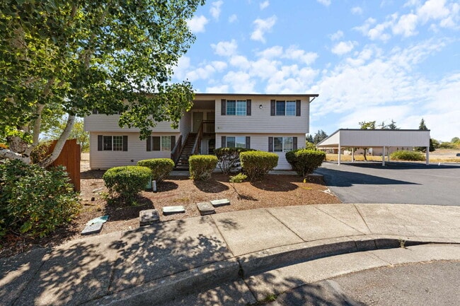 Building Photo - Fresh & Updated 2 bedroom W/S included! Unit 4 Rental