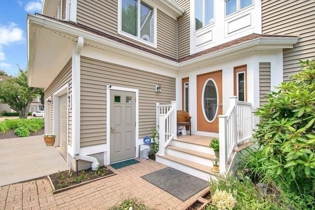 Building Photo - 46 Pointe Rok Dr Unit 46