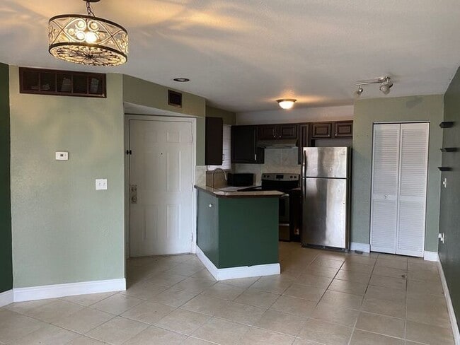 Photo - Cozy 1 Bedroom/1 Bathroom Near Millennium Mall!