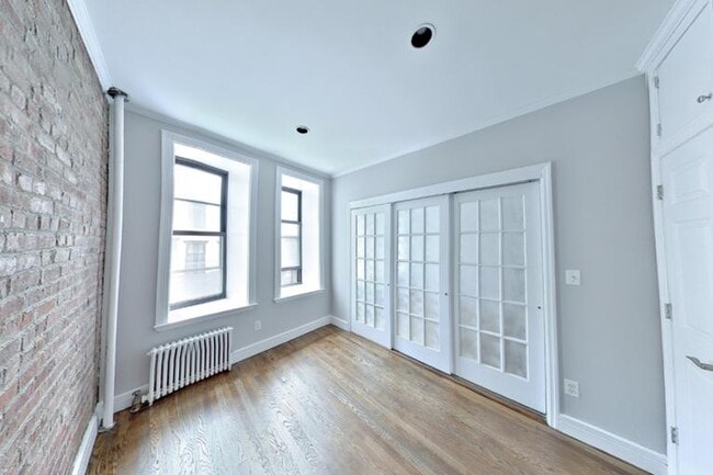Photo - 336 E 18th St Apartamento Unidad B2