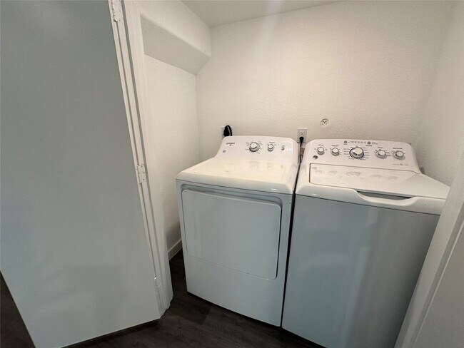 Photo - 9241 Seeker St