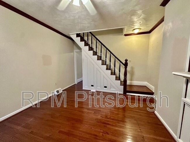 Photo - 2118 Sidney St