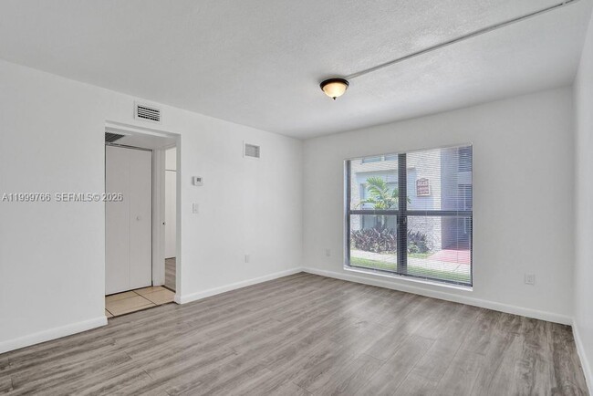 Photo - 4511 Treehouse Ln Unit B