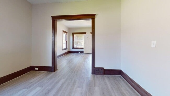 Photo - 800 E 157th St Unit 1 - Down