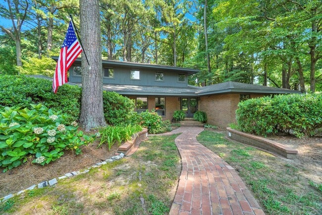 Building Photo - A Custom Home in Linkhorn Cove - 1-Acre Wo...