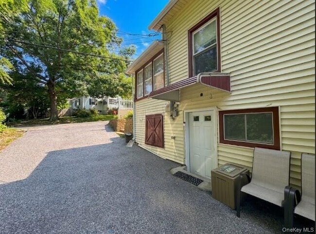 Photo - 17 Bridge Ln