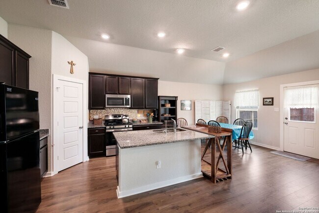 Photo - Home away from home Unidad 1