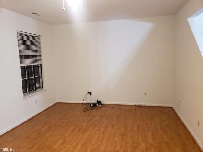 Photo - 764 B Ave