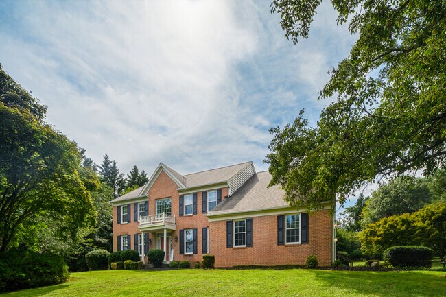 Photo - 4512 Rutherford Way