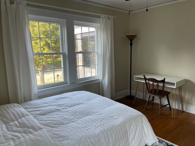 Photo - 1706 Rogers Ave SW