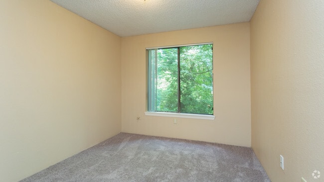 Interior Photo - Creekwood