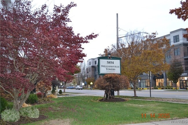 Photo - 5854 Main St Unit 301