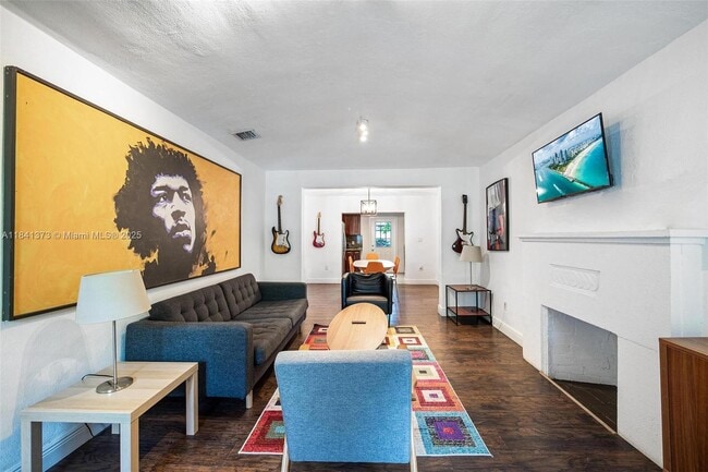 Photo - 154 NW 45th St