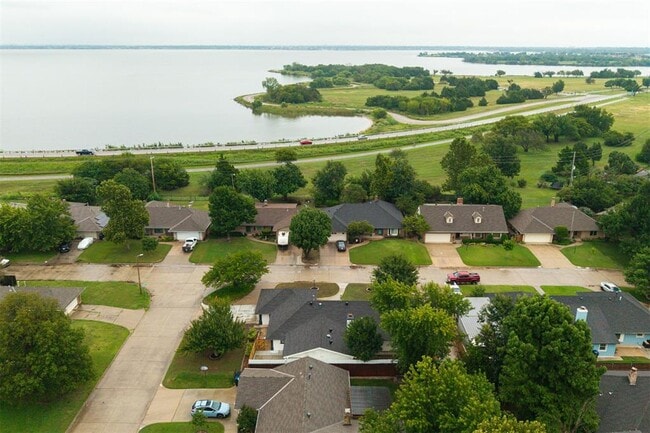 Photo - 9009 Lakeaire Dr