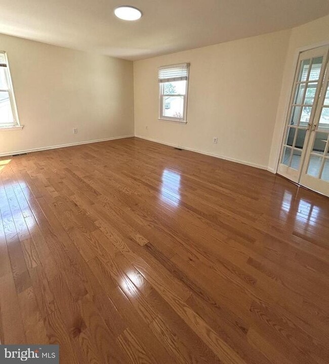 Photo - 1321 Butterfield Ln