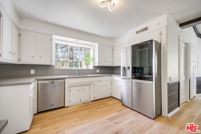 Photo - 926 N Alpine Dr