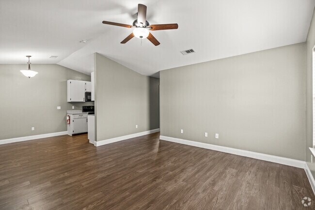 3BR, 2BA - 1049SF - Living Room