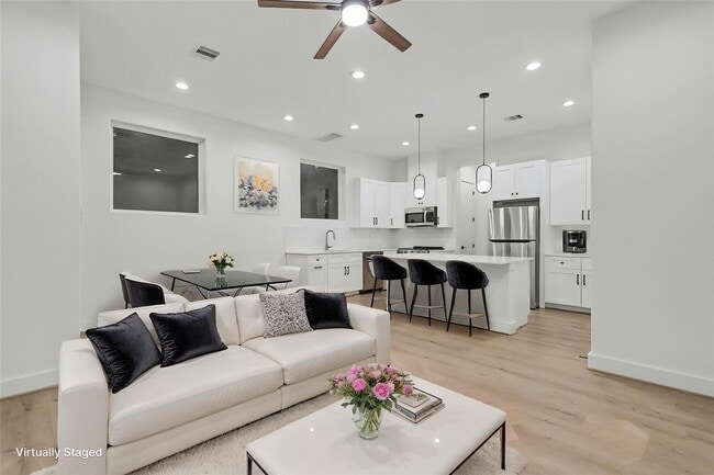 Photo - 203 Danna Ln Unidad A