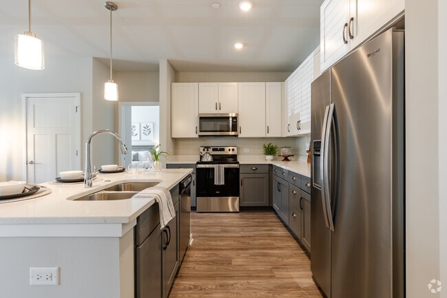 2BR, 2BA - 1,031SF - Kitchen