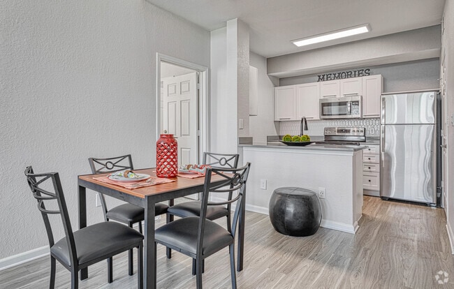 4BR, 4BA - 1431 SF