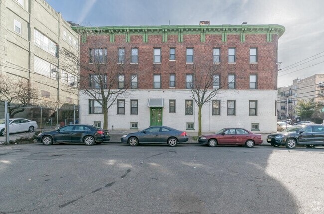 Building Photo - 46 Broadway Unit 3 Rental