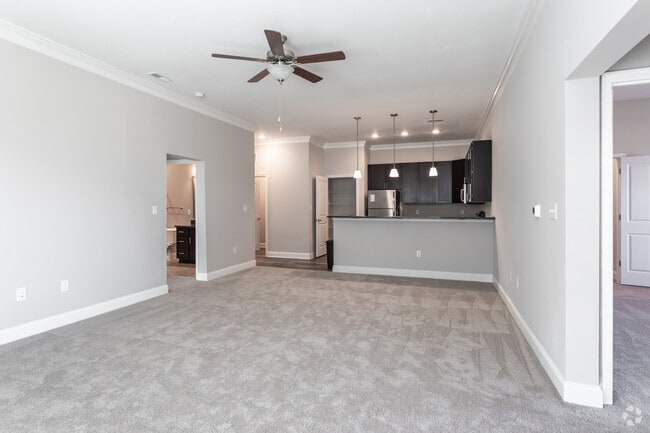 2BR,2BA,-1028SF, The Stern