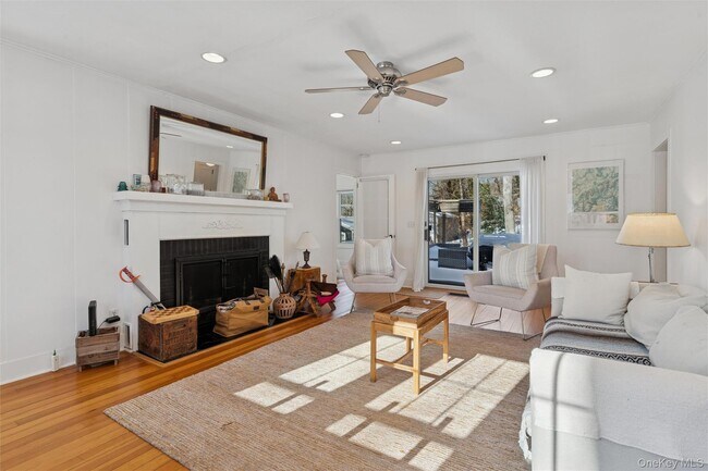 Building Photo - 1240 W Rd