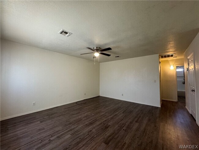 Photo - 2460 Lakeside Dr