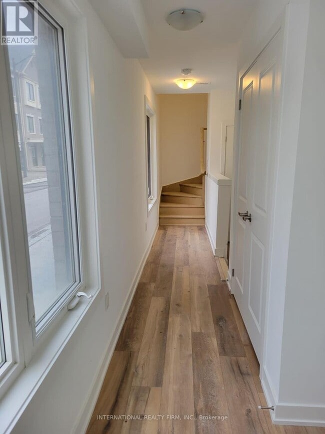 Photo - 27 Sunbury Ln