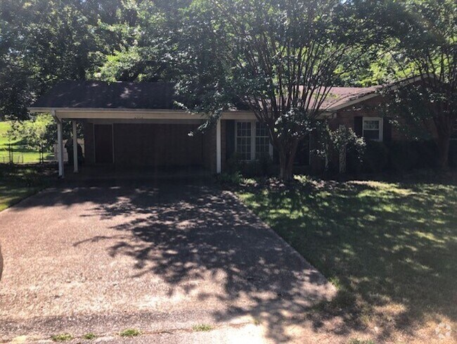 Building Photo - 2062 Elvis Presley Dr Rental