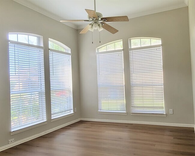 Photo - 618 Rivercove Dr