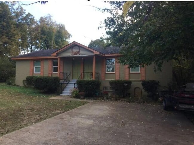 Building Photo - 562 Westmoreland Pl