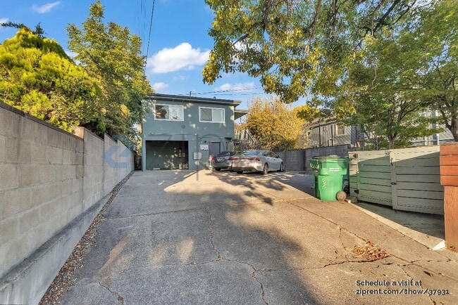 Building Photo - 2123 Spaulding Ave Rental